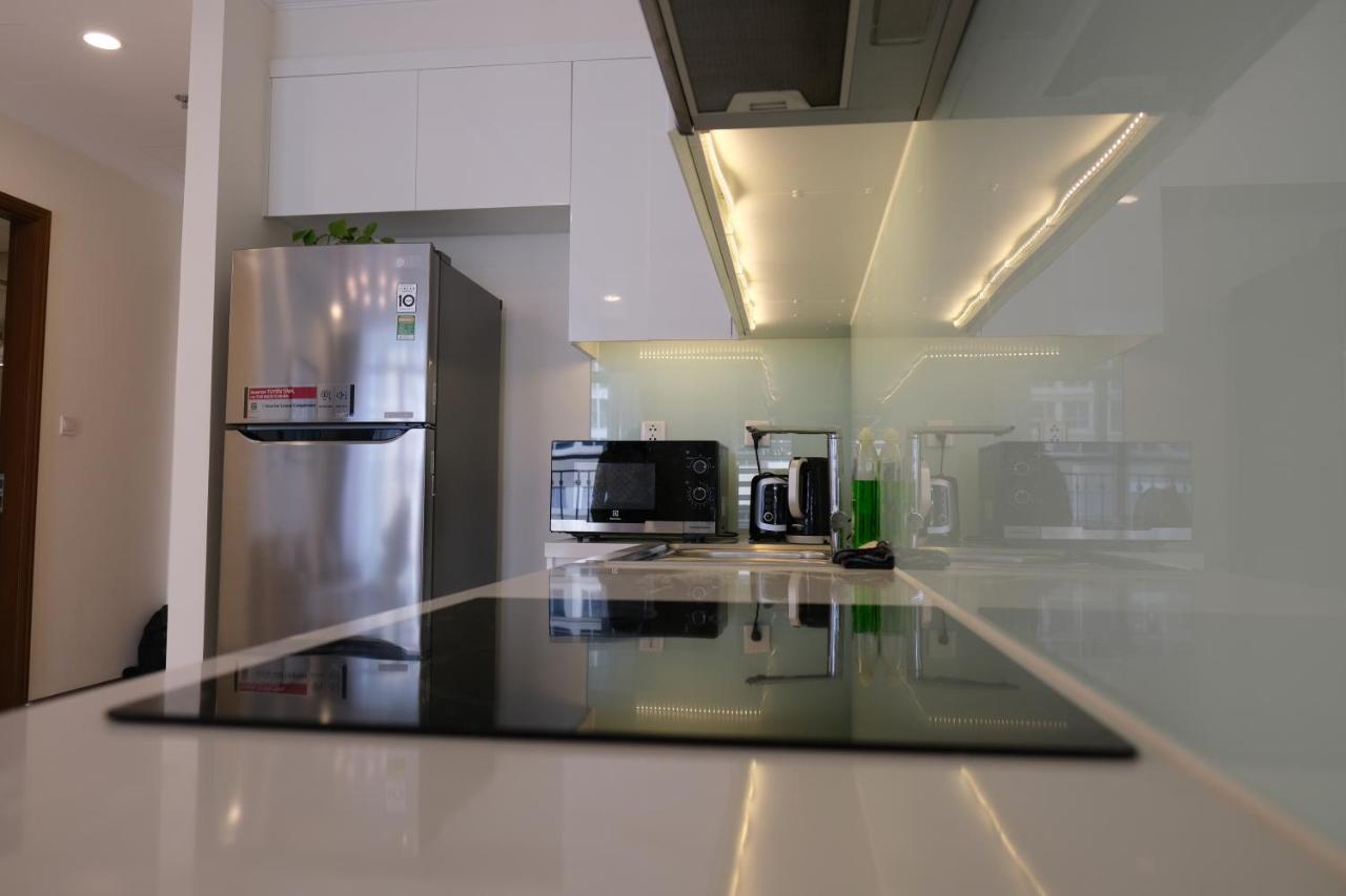 Vinhomes Central Park Jack Hai Luxury Service Apartment Хошимин Экстерьер фото