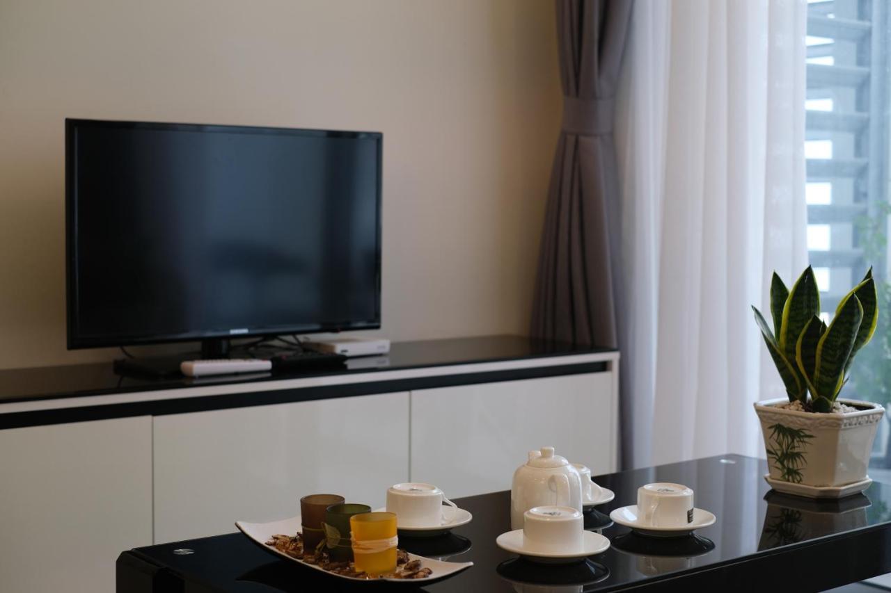Vinhomes Central Park Jack Hai Luxury Service Apartment Хошимин Экстерьер фото