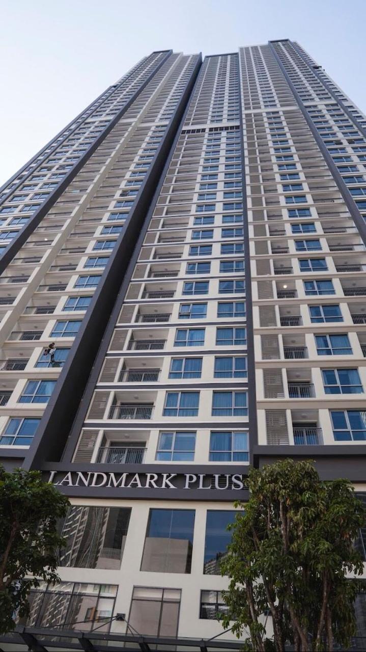 Vinhomes Central Park Jack Hai Luxury Service Apartment Хошимин Экстерьер фото