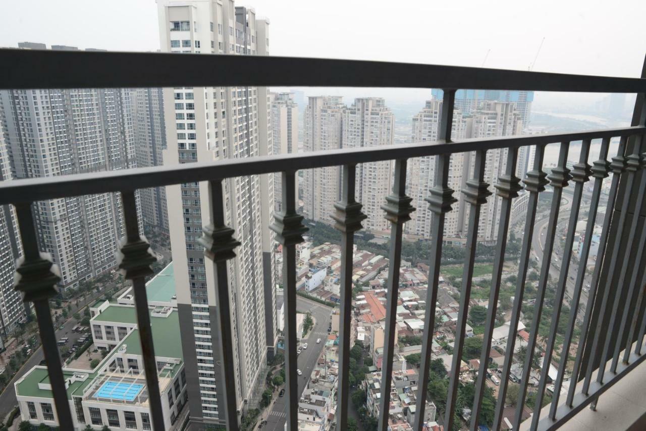 Vinhomes Central Park Jack Hai Luxury Service Apartment Хошимин Экстерьер фото