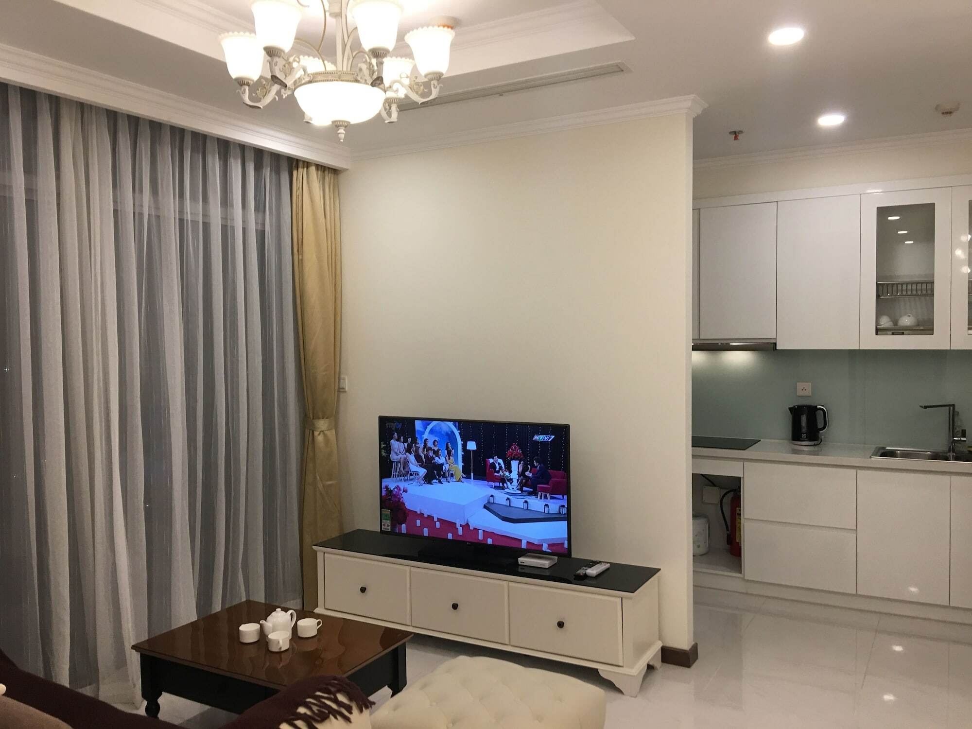 Vinhomes Central Park Jack Hai Luxury Service Apartment Хошимин Экстерьер фото