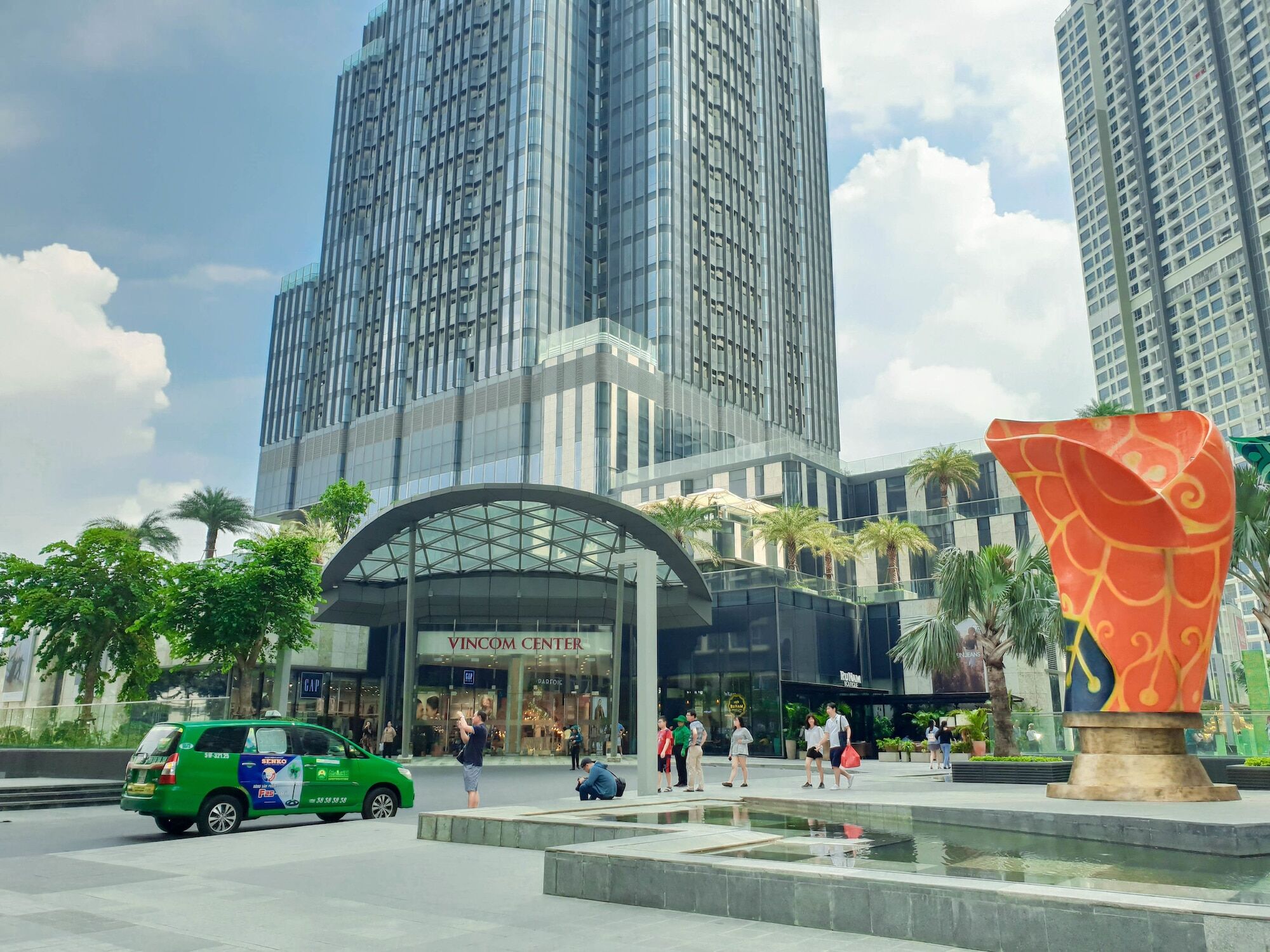 Vinhomes Central Park Jack Hai Luxury Service Apartment Хошимин Экстерьер фото